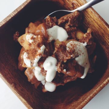 raw apple crumble_hot for food