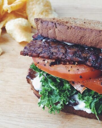 bacon kale tomato sandwich_hot for food