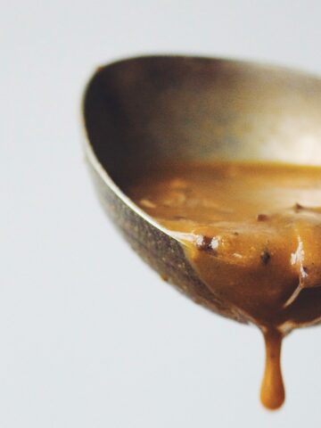 vegan gravy_ hot for food