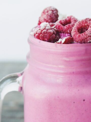 the coconut raspberry smoothie_hot for food