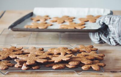 gingerbread snowflakes_hot for food