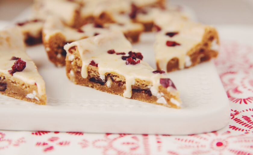 white chocolate cranberry cookie bars