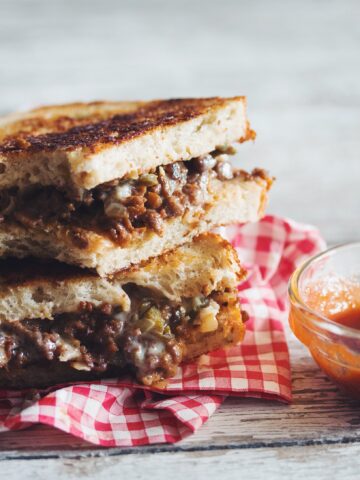 spicy vegan grilled beef cheese sandwich_hot for food