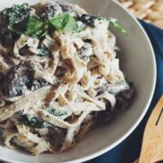 creamy vegan mushroom fettuccine alfredo_hot for food
