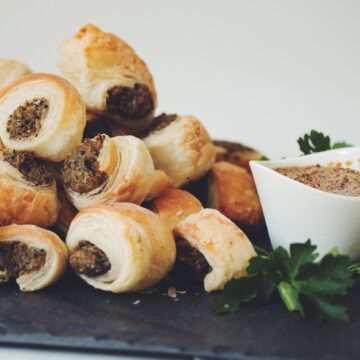 vegan sausage rolls_hot for food