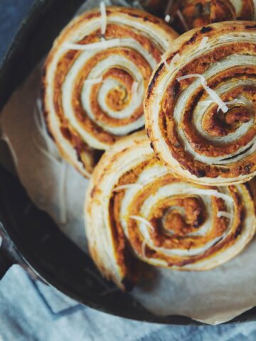 cheesy vegan pumpkin rolls_hot for food