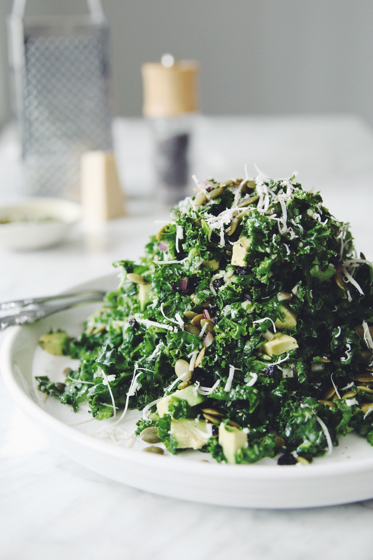kale avocado salad_hot for food