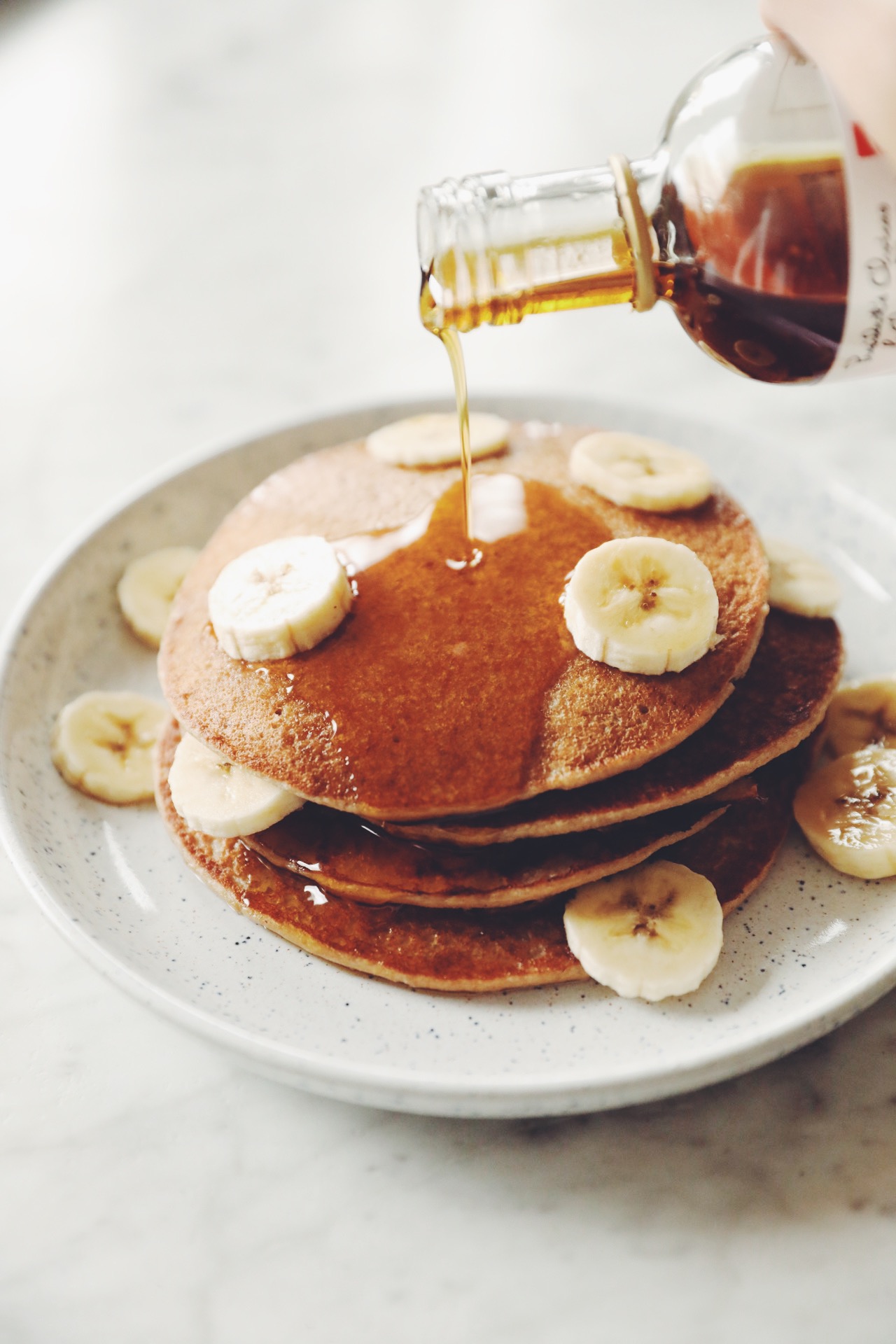 simple banana pancakes_hot for food
