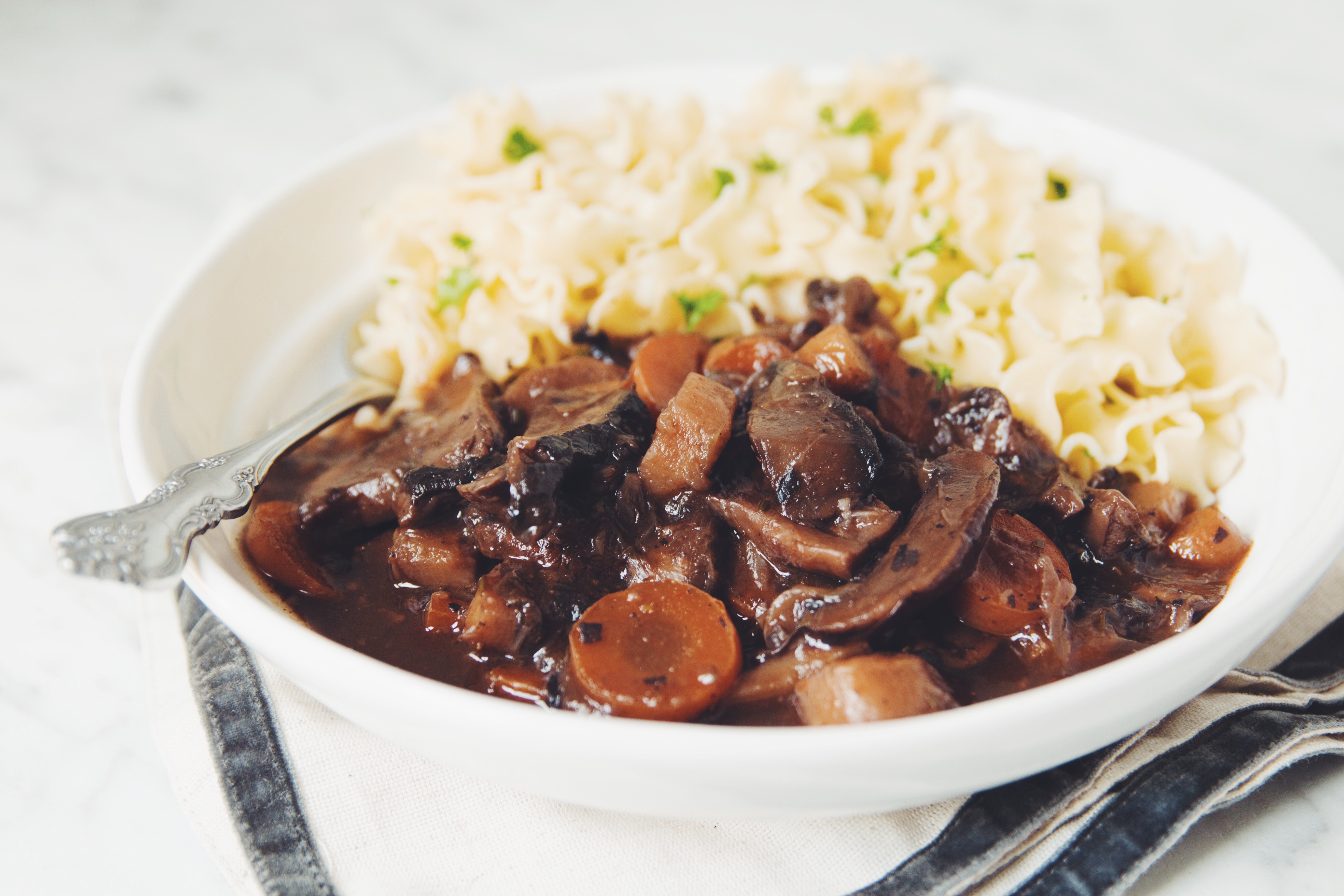 vegan mushroom bouguignon_hot for food