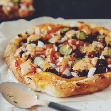 vegan cheeseburger pizza_hot for food