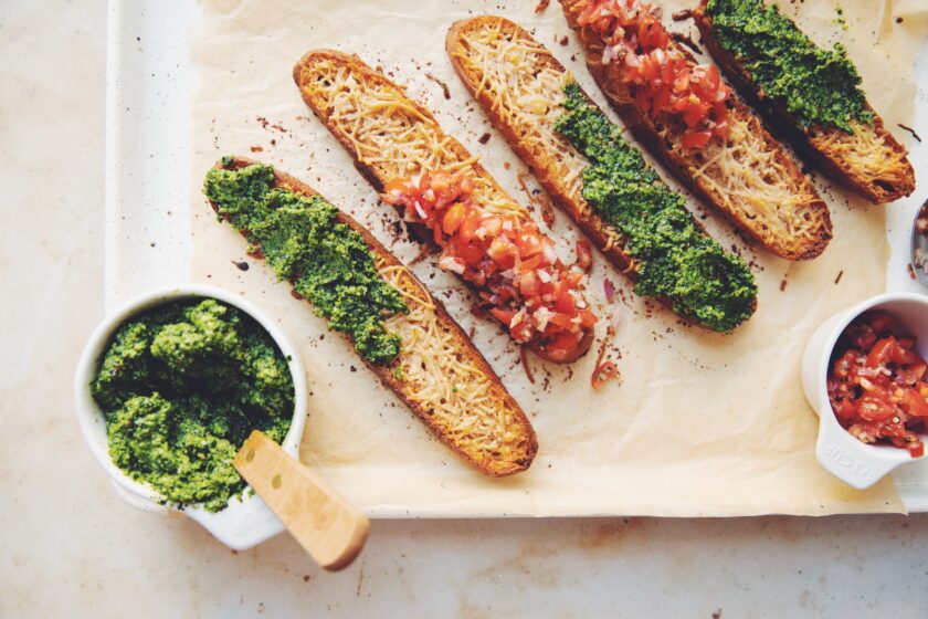 kale pesto crostini